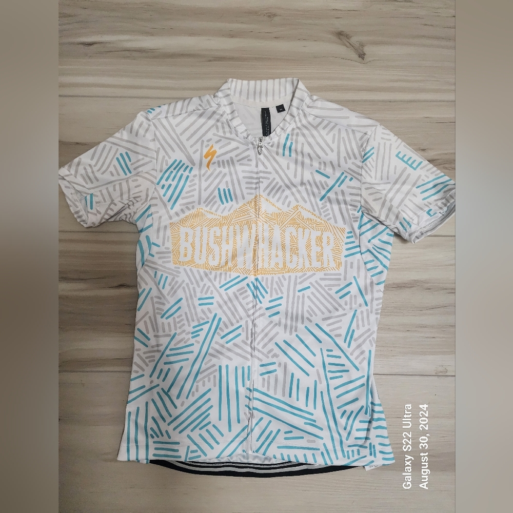 Size medium Specialized  Bushwhacker women's cycling jersey